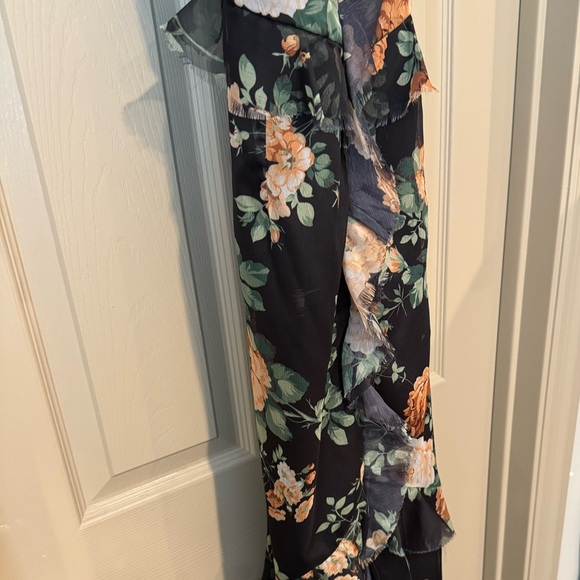 Floral Maxi Dress by Vici - Size Large - BEAUTIFUL - Picture 6 of 9